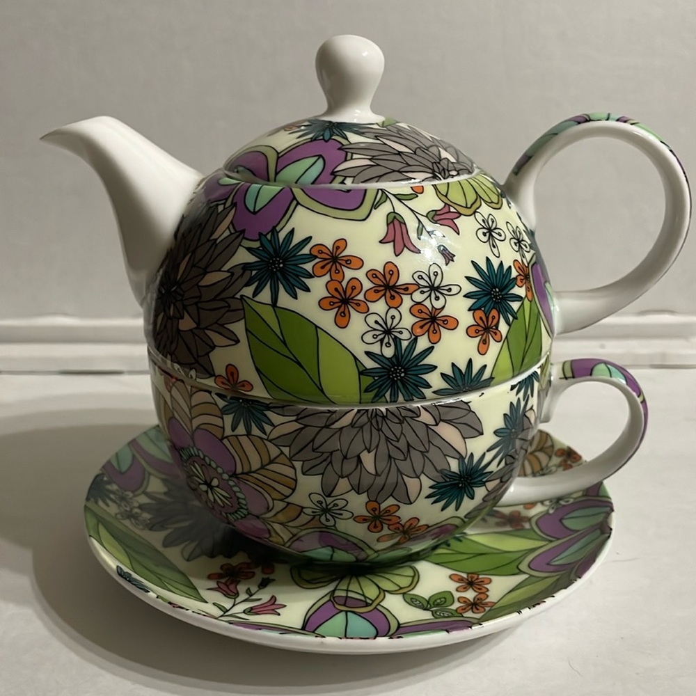 Gracie China by Coastline Imports Chinz Collection 4 piece Porcelain Tea for One